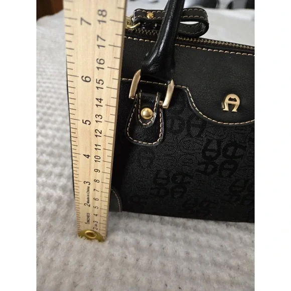 Etienne Aigner small black signature classic design handbag purse - Picture 7 of 10